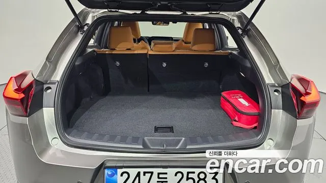 Lexus UX — Фото автомобиля 20