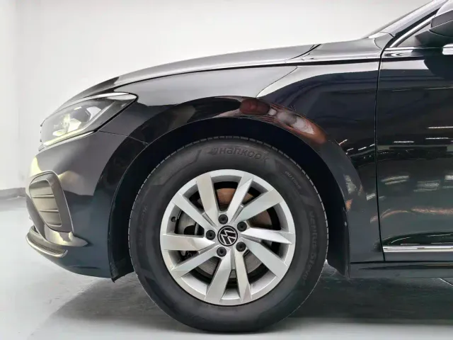 Volkswagen Passat — Фото автомобиля 7