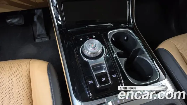 Kia Carnival Generation 4 — Фото автомобиля 9