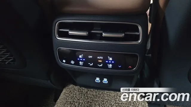 Genesis GV70 2.5T Бензин AWD — Фото автомобиля 28