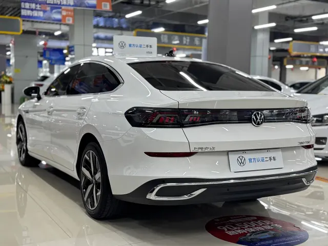 Volkswagen Lamando — Фото автомобиля 8