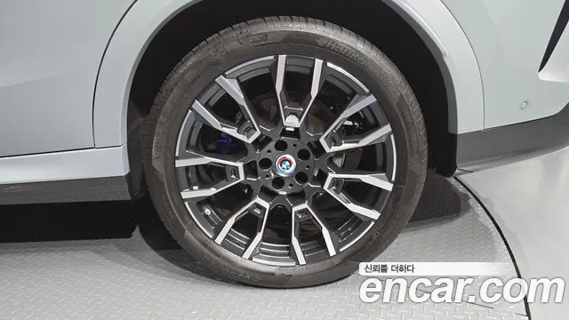BMW X6 xDrive40i M Sport — Фото автомобиля 17
