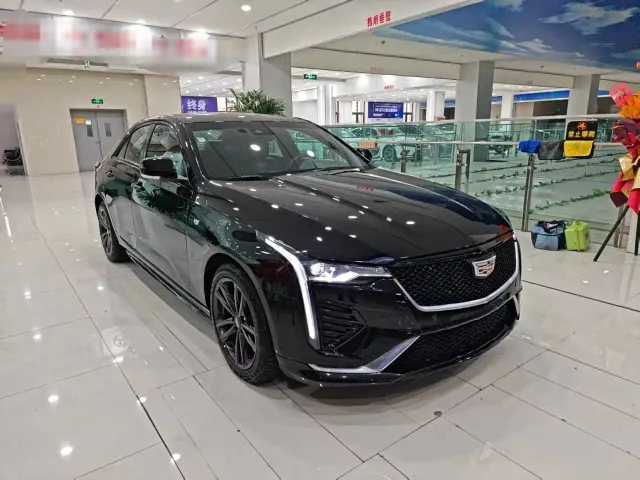 Cadillac CT4 — Фото автомобиля 3