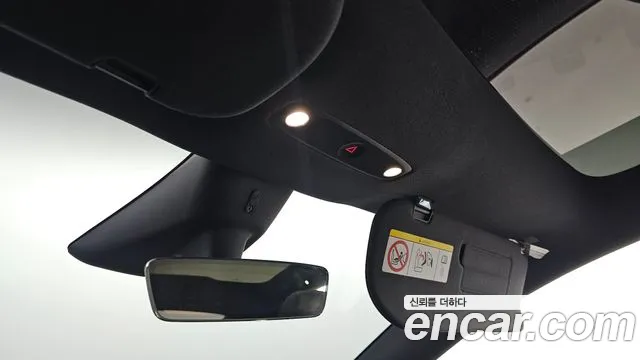 Tesla Model Y — Фото автомобиля 18