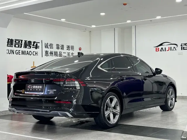 Honda Accord — Фото автомобиля 5