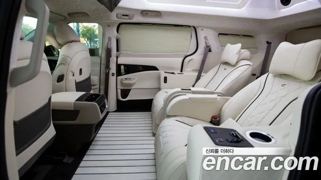 Kia Carnival Generation 4 — Фото автомобиля 9