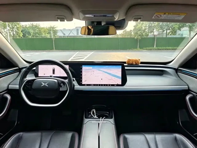 Xpeng P7 — Фото автомобиля 9