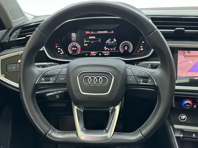 Audi Q3 — Фото автомобиля 11