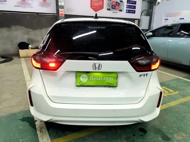 Honda Fit — Фото автомобиля 5