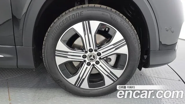 Mercedes-Benz EQB X243 — Фото автомобиля 4