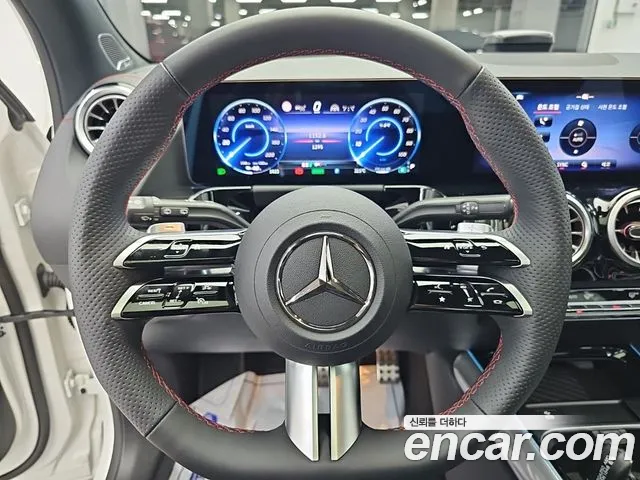 Mercedes-Benz EQA — Фото автомобиля 11