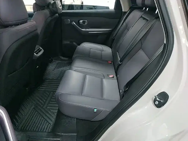 Leapmotor C10 — Фото автомобиля 15
