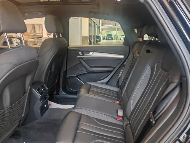Audi Q5L Sportback — Фото автомобиля 11