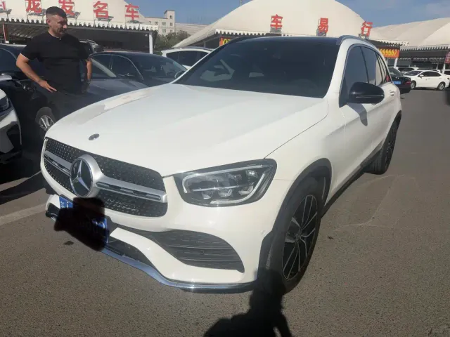 Фотография автомобиля — Mercedes-Benz GLC-Class