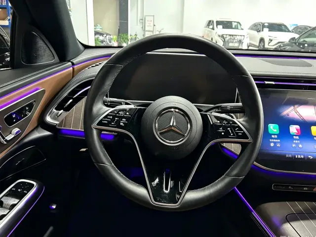 Mercedes-Benz E-Class — Фото автомобиля 12