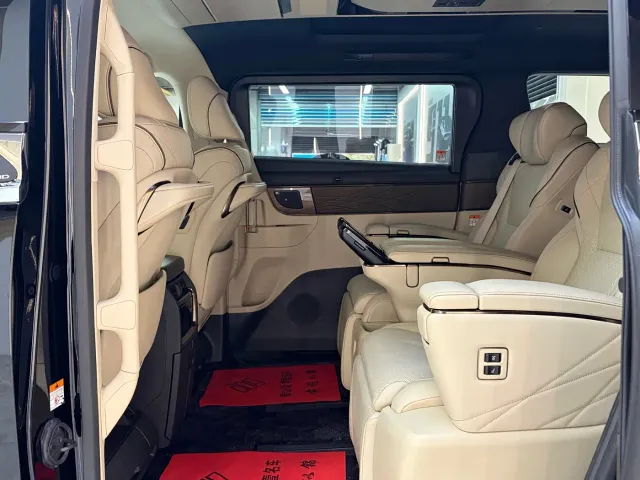 Toyota Alphard — Фото автомобиля 19
