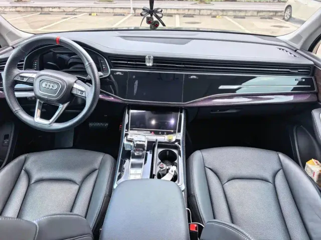 Audi Q7 — Фото автомобиля 7
