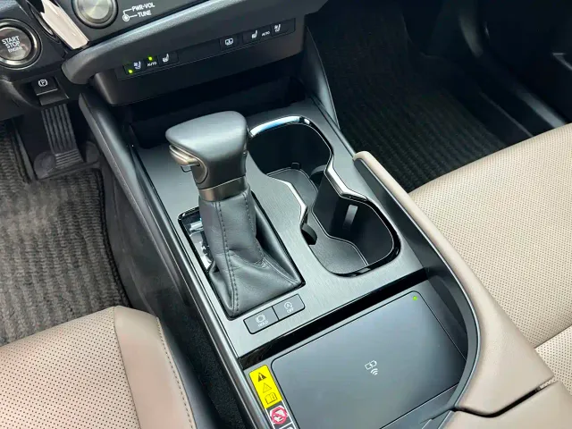 Lexus ES — Фото автомобиля 15