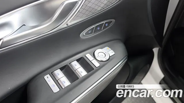 Genesis GV70 — Фото автомобиля 27
