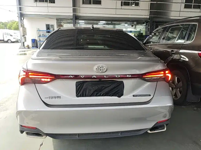 Toyota Avalon — Фото автомобиля 5