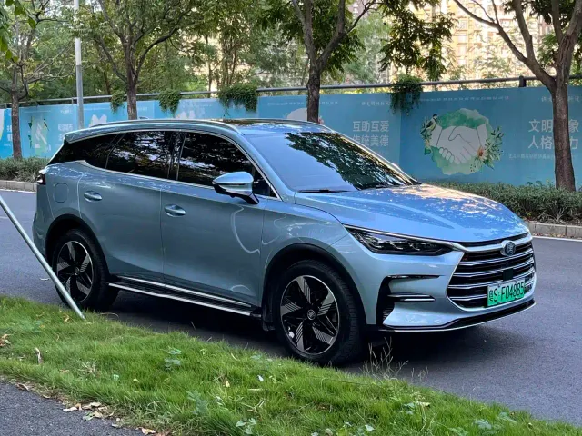 BYD Tang — Фото автомобиля 3