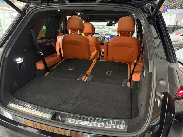 Li Auto L8 — Фото автомобиля 22