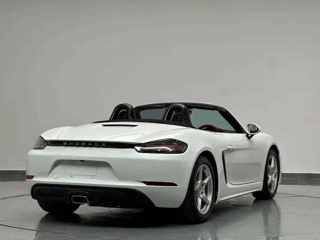 Porsche 718 — Фото автомобиля 6