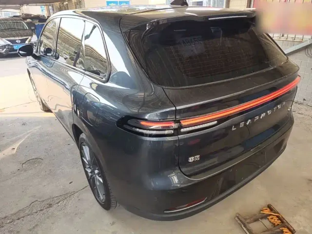 Leapmotor C10 — Фото автомобиля 22