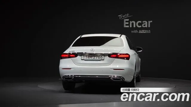 Mercedes-Benz E-Class — Фото автомобиля 4