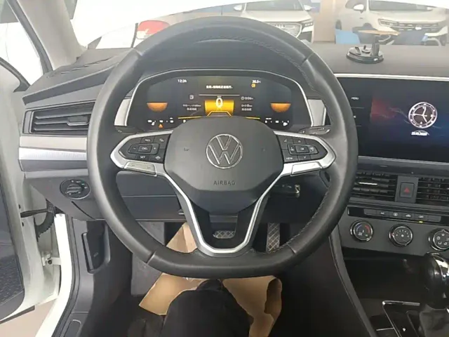 Volkswagen Bora — Фото автомобиля 10