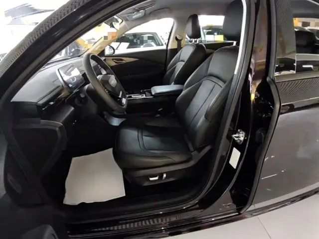 Wuling Starlight — Фото автомобиля 14