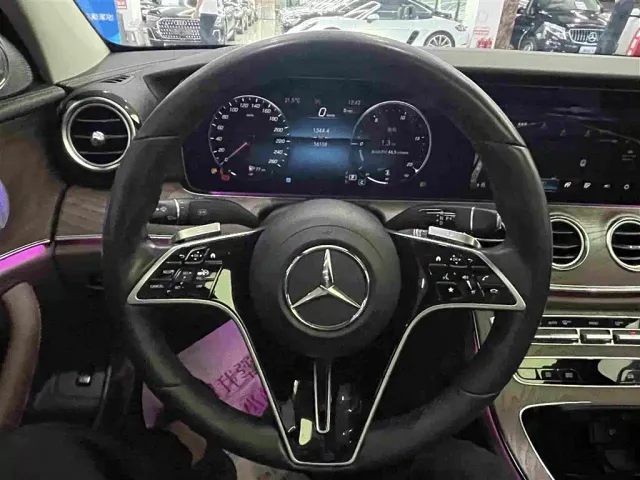 Mercedes-Benz E-Class — Фото автомобиля 8