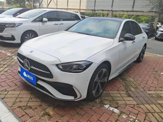 Фотография автомобиля — Mercedes-Benz C-Class