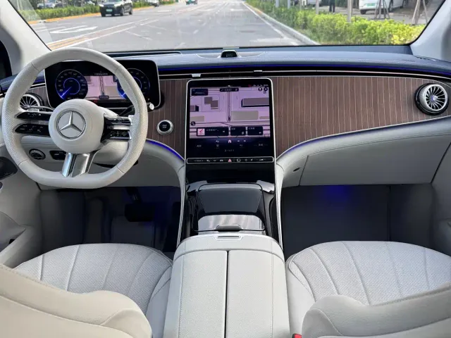 Mercedes-Benz EQE SUV — Фото автомобиля 21