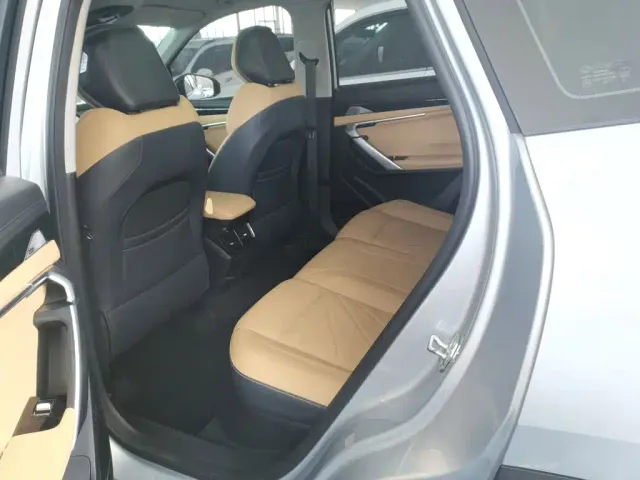 Geely Boyue L — Фото автомобиля 16