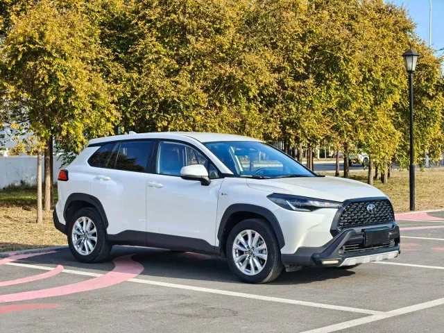 Toyota Corolla Cross — Фото автомобиля 3