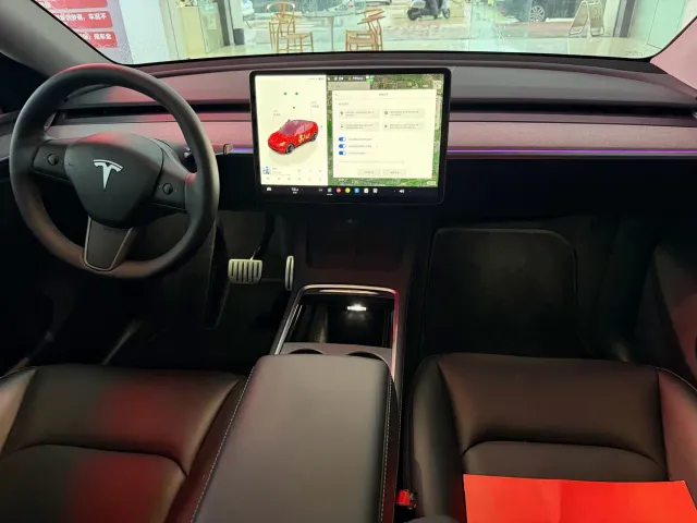 Tesla Model Y — Фото автомобиля 5