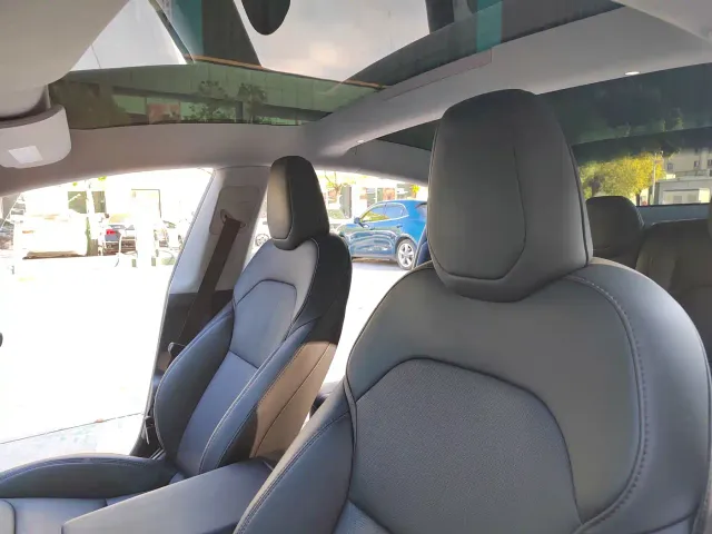 Tesla Model 3 — Фото автомобиля 20