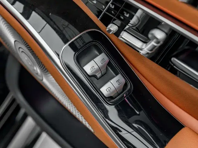 Mercedes-Benz S-Class — Фото автомобиля 25