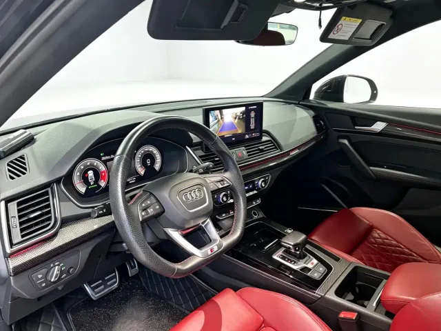 Audi SQ5 — Фото автомобиля 10