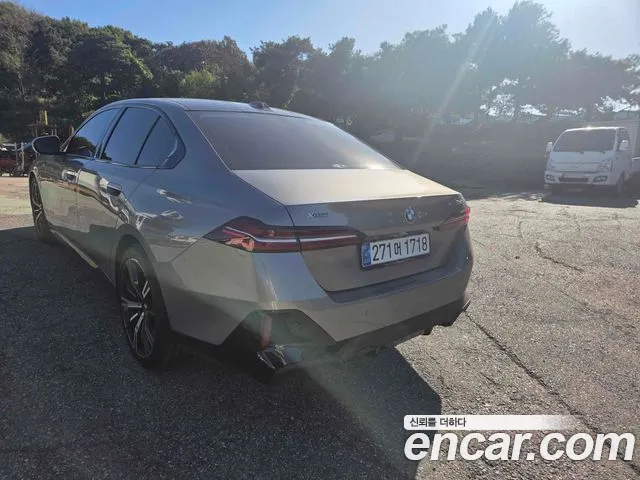 BMW 5 Series G60 — Фото автомобиля 4