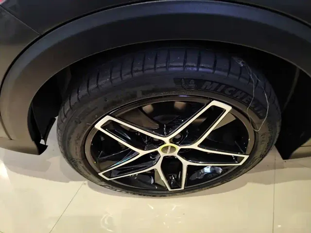 Roewe RX5 — Фото автомобиля 22