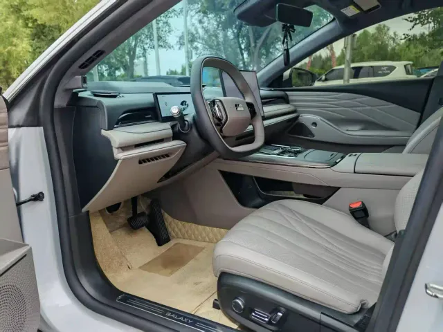 Geely Galaxy Xingyao 8 — Фото автомобиля 3