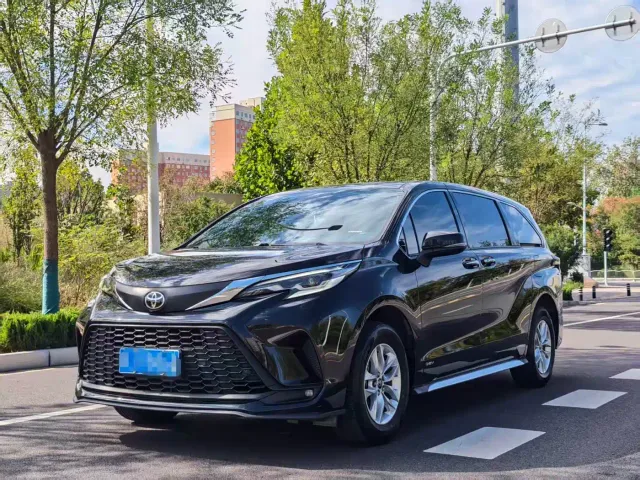 Фотография автомобиля — Toyota Granvia