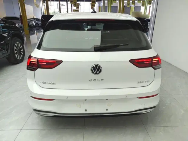 Volkswagen Golf — Фото автомобиля 5
