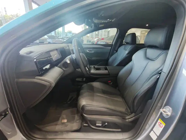 BYD Qin L — Фото автомобиля 9