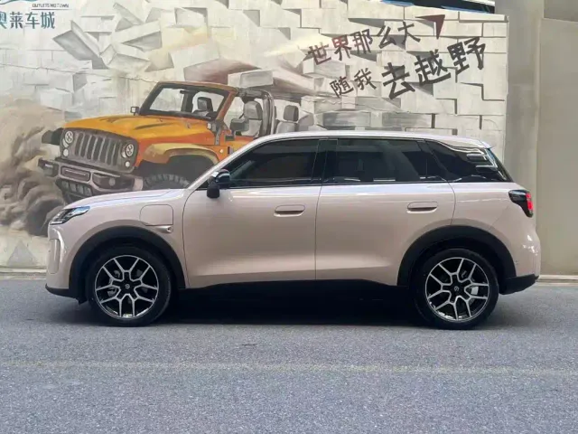 Leapmotor A10 — Фото автомобиля 2