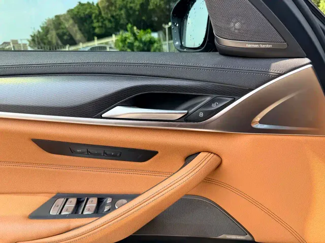 BMW 5 Series — Фото автомобиля 4