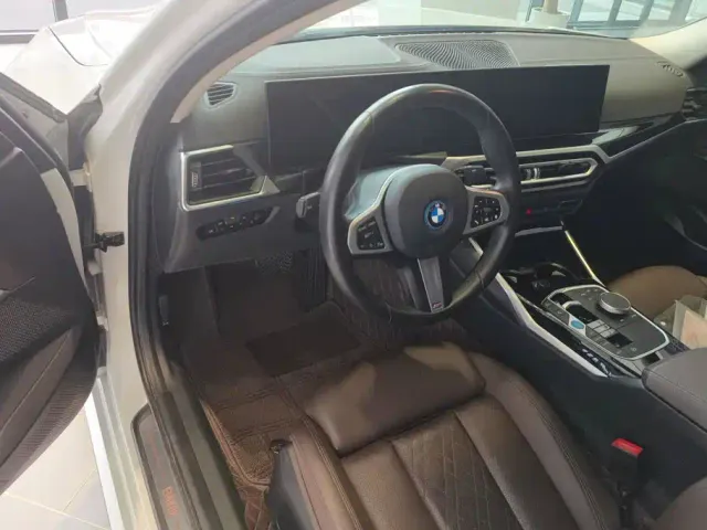 BMW i3 — Фото автомобиля 12
