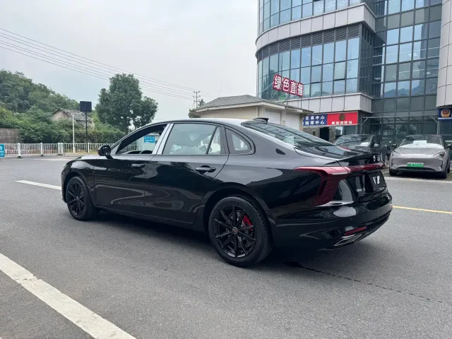 Hongqi H5 — Фото автомобиля 8